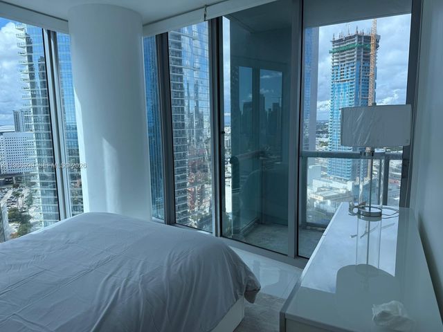 888 Biscayne Blvd 3101, Miami, FL 33132