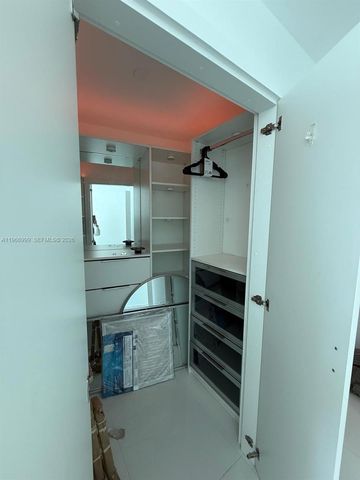 888 Biscayne Blvd 3101, Miami, FL 33132