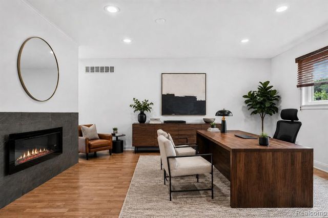 2834 Rossmoor Circle, Bloomfield Hills, MI 48302