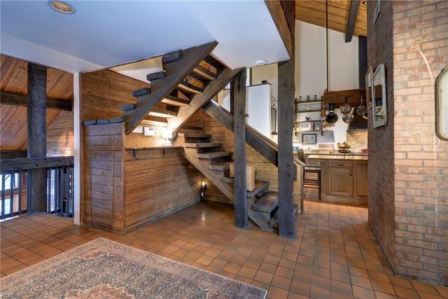 302 Artillery RD, Yorktown, VA 23692