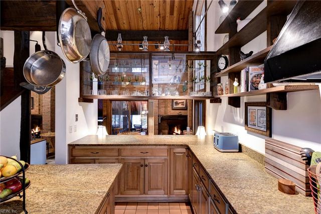 302 Artillery RD, Yorktown, VA 23692