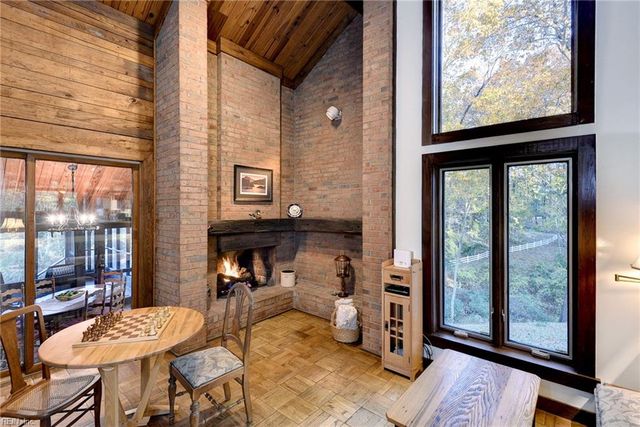 302 Artillery RD, Yorktown, VA 23692