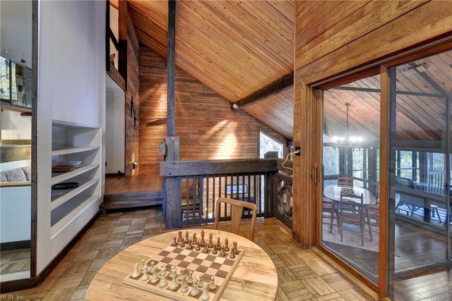 302 Artillery RD, Yorktown, VA 23692