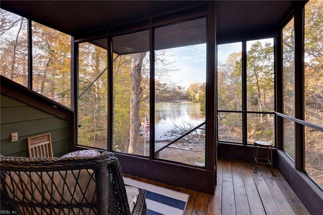 302 Artillery RD, Yorktown, VA 23692