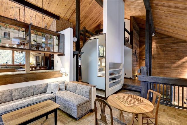 302 Artillery RD, Yorktown, VA 23692