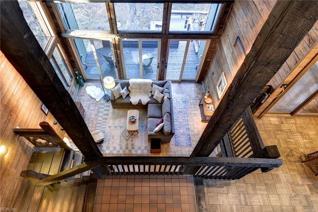 302 Artillery RD, Yorktown, VA 23692