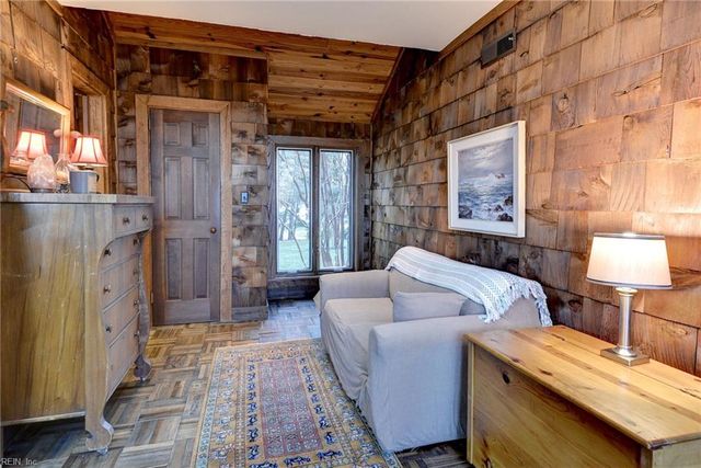 302 Artillery RD, Yorktown, VA 23692