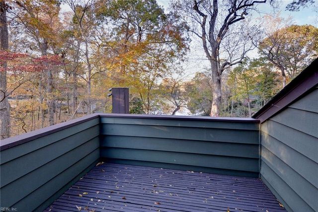 302 Artillery RD, Yorktown, VA 23692