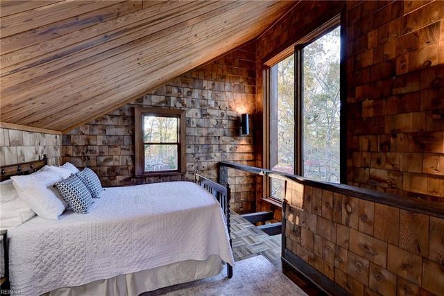 302 Artillery RD, Yorktown, VA 23692