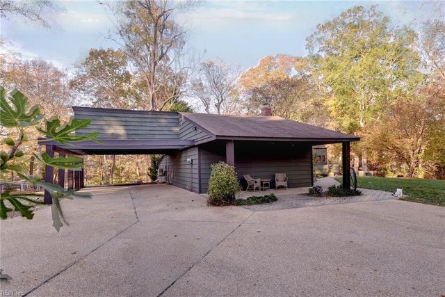 302 Artillery RD, Yorktown, VA 23692