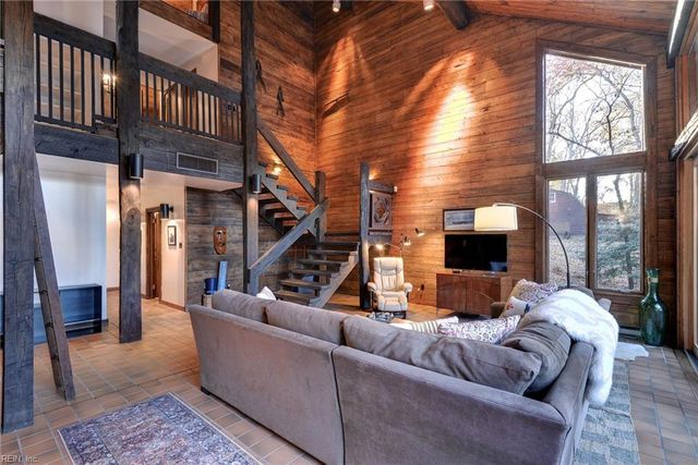 302 Artillery RD, Yorktown, VA 23692