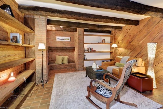 302 Artillery RD, Yorktown, VA 23692