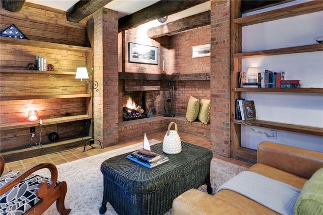 302 Artillery RD, Yorktown, VA 23692