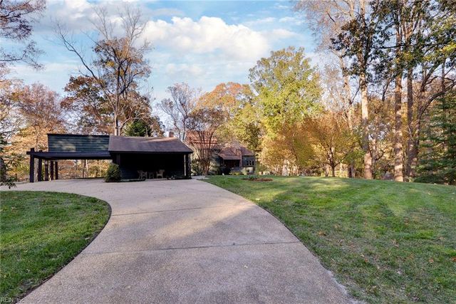 302 Artillery RD, Yorktown, VA 23692