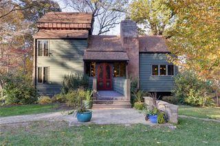 302 Artillery RD, Yorktown, VA 23692