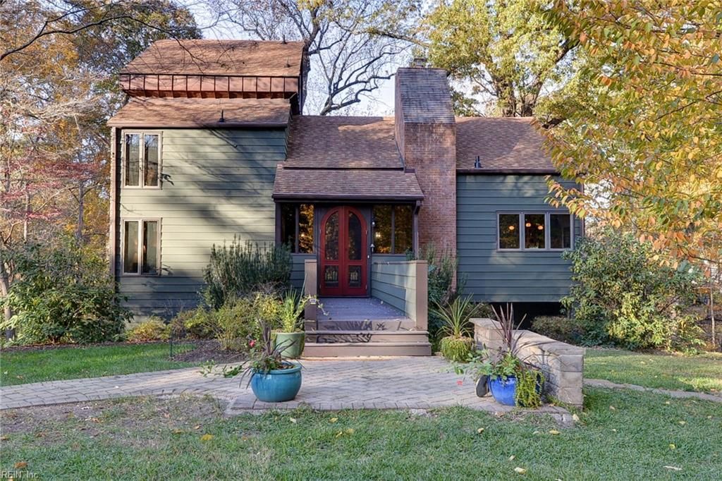 302 Artillery RD, Yorktown, VA 23692