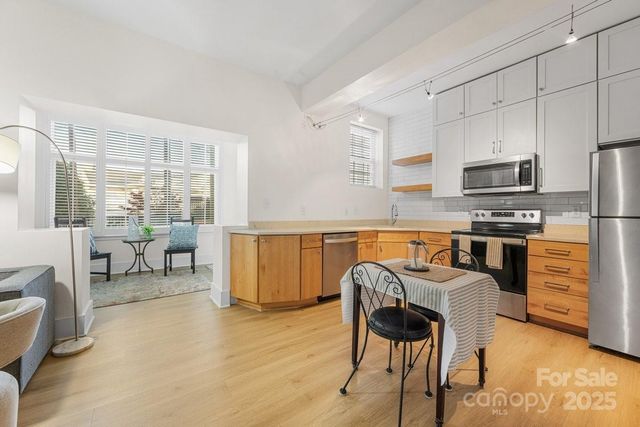 2501 Roswell Avenue 105, Charlotte, NC 28209