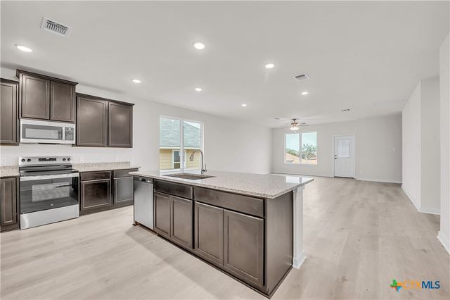 414 University Avenue, Troy, TX 76579