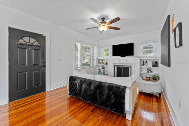 4221 1ST AVENUE N, St Petersburg, FL 33713