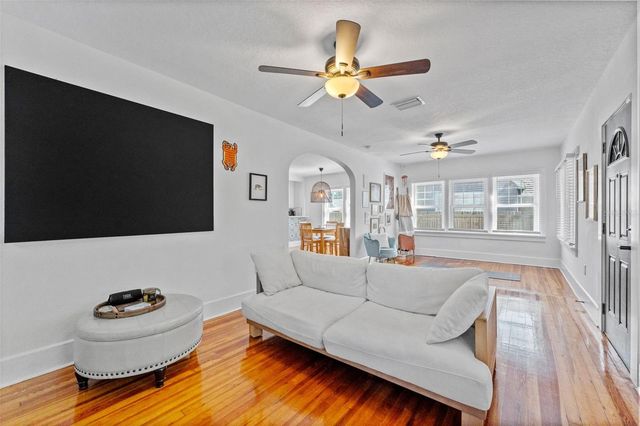 4221 1ST AVENUE N, St Petersburg, FL 33713