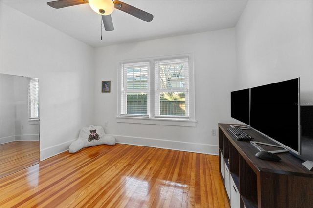 4221 1ST AVENUE N, St Petersburg, FL 33713