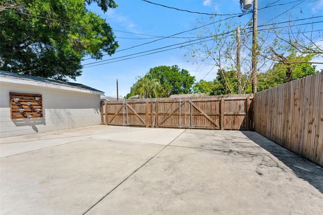 4221 1ST AVENUE N, St Petersburg, FL 33713