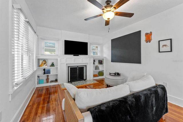 4221 1ST AVENUE N, St Petersburg, FL 33713