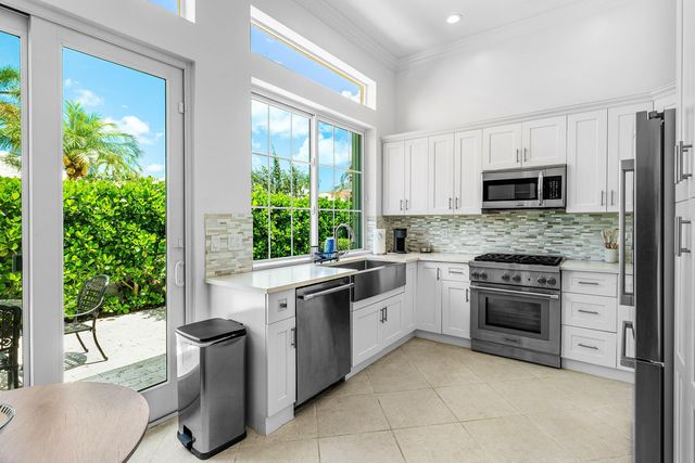 116 Coral Cay Drive, Palm Beach Gardens, FL 33418