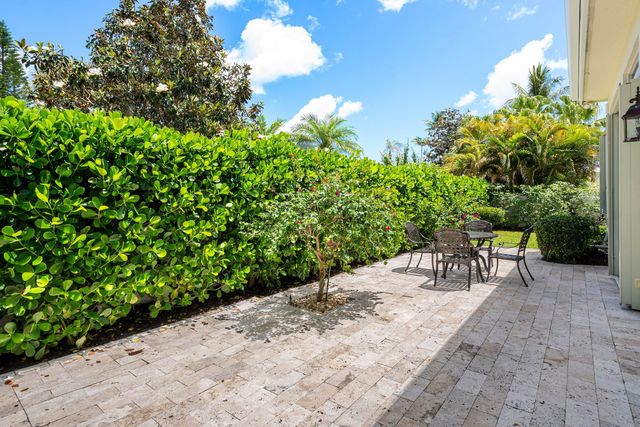 116 Coral Cay Drive, Palm Beach Gardens, FL 33418
