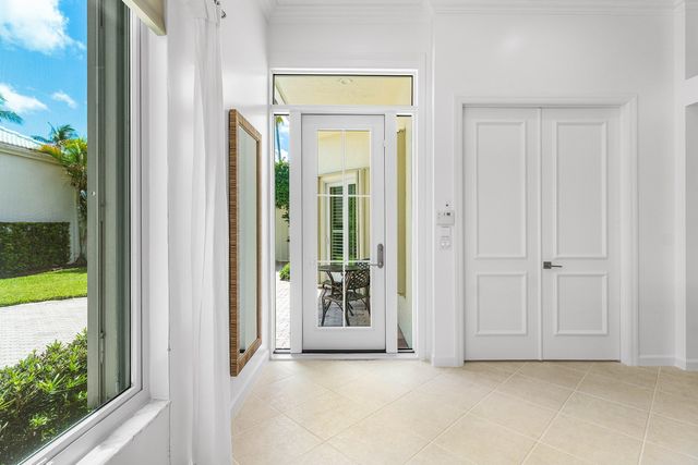 116 Coral Cay Drive, Palm Beach Gardens, FL 33418