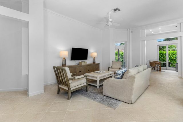 116 Coral Cay Drive, Palm Beach Gardens, FL 33418