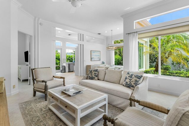 116 Coral Cay Drive, Palm Beach Gardens, FL 33418