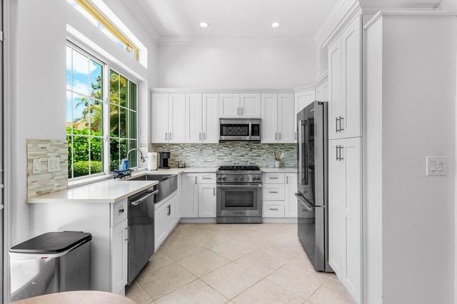 116 Coral Cay Drive, Palm Beach Gardens, FL 33418