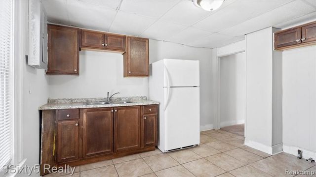 79 E E Pleasant Street, River Rouge, MI 48218