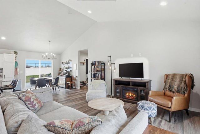 676 Porter Road, Evansville, WI 53536