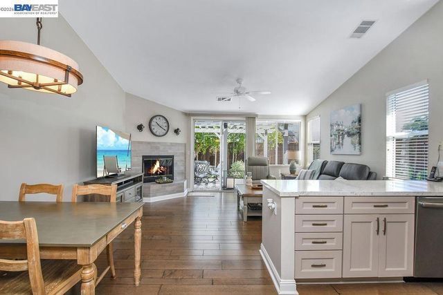 2294 El Monte Dr, Oakley, CA 94561