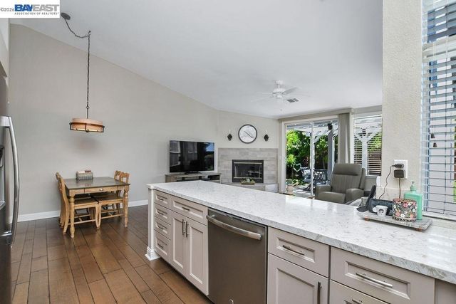 2294 El Monte Dr, Oakley, CA 94561