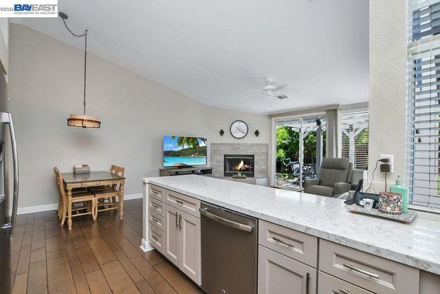2294 El Monte Dr, Oakley, CA 94561