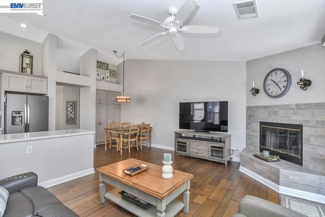 2294 El Monte Dr, Oakley, CA 94561