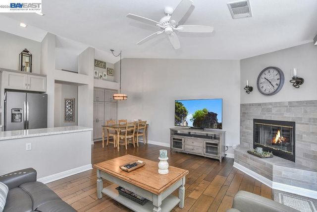 2294 El Monte Dr, Oakley, CA 94561