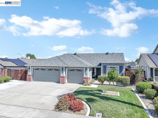 2294 El Monte Dr, Oakley, CA 94561