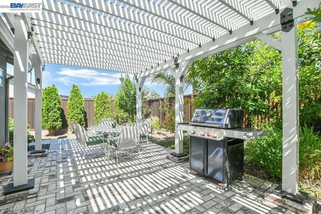 2294 El Monte Dr, Oakley, CA 94561