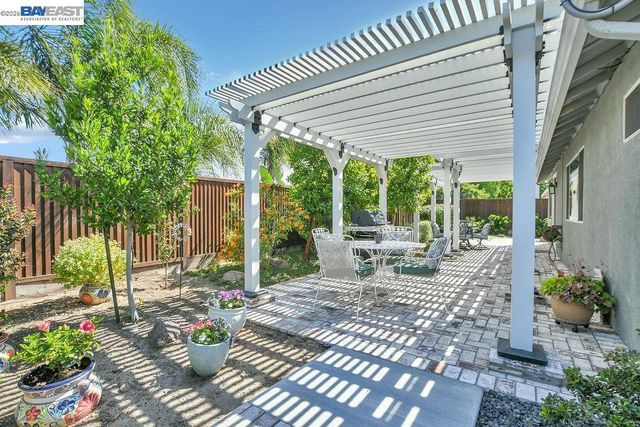 2294 El Monte Dr, Oakley, CA 94561