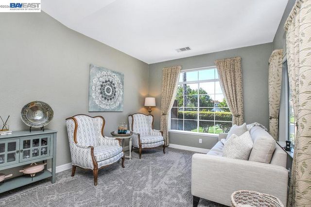 2294 El Monte Dr, Oakley, CA 94561