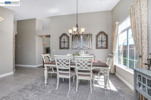 2294 El Monte Dr, Oakley, CA 94561