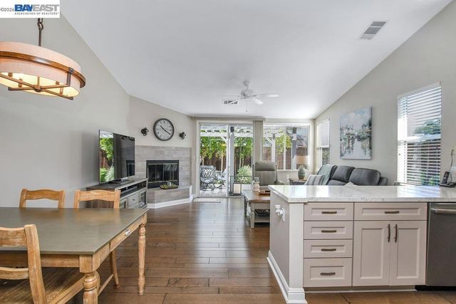 2294 El Monte Dr, Oakley, CA 94561