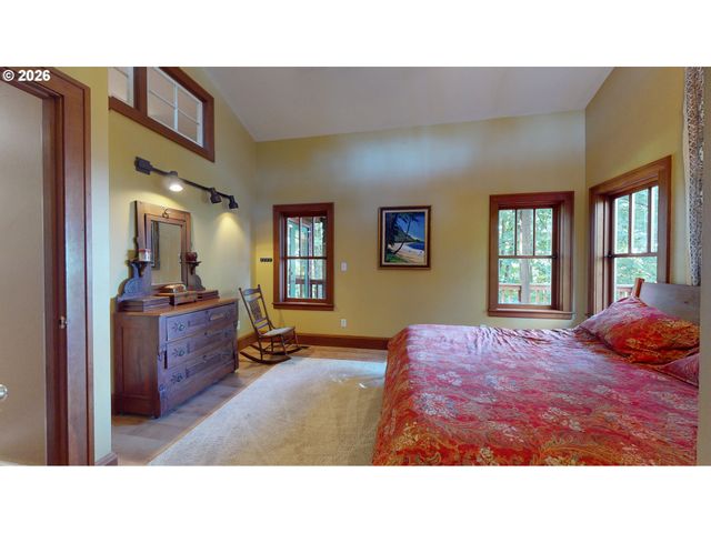 411 PERRY St, Springfield, OR 97477