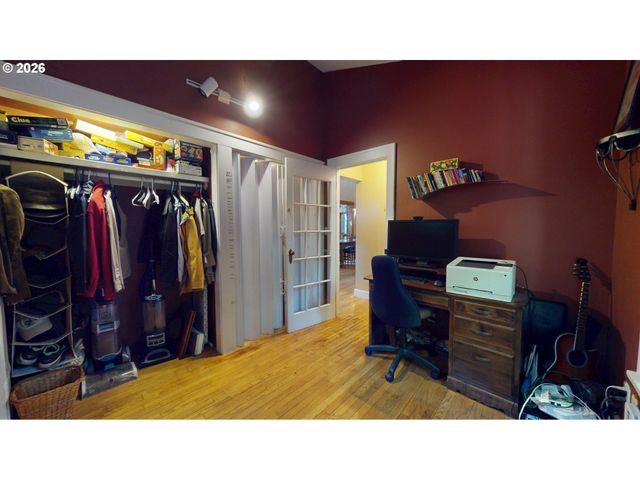 411 PERRY St, Springfield, OR 97477