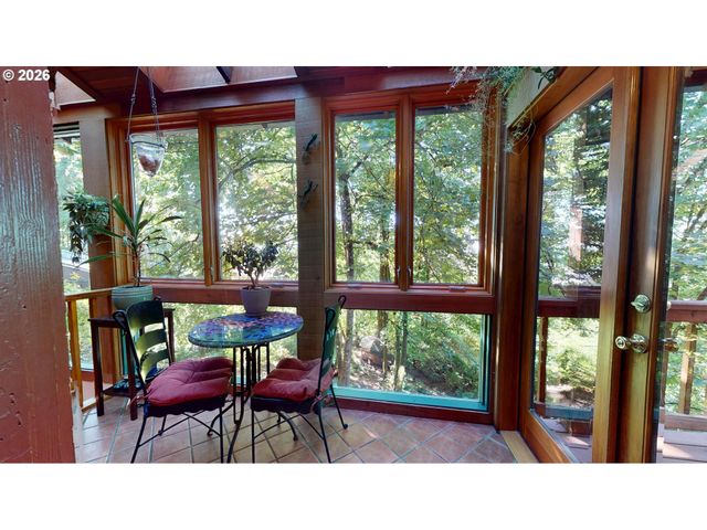 411 PERRY St, Springfield, OR 97477