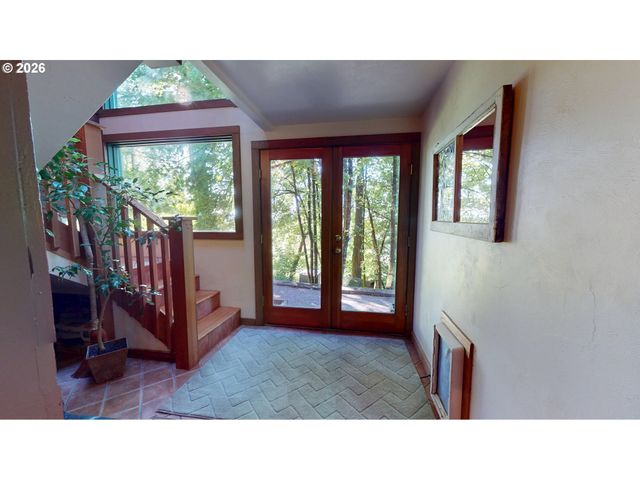 411 PERRY St, Springfield, OR 97477